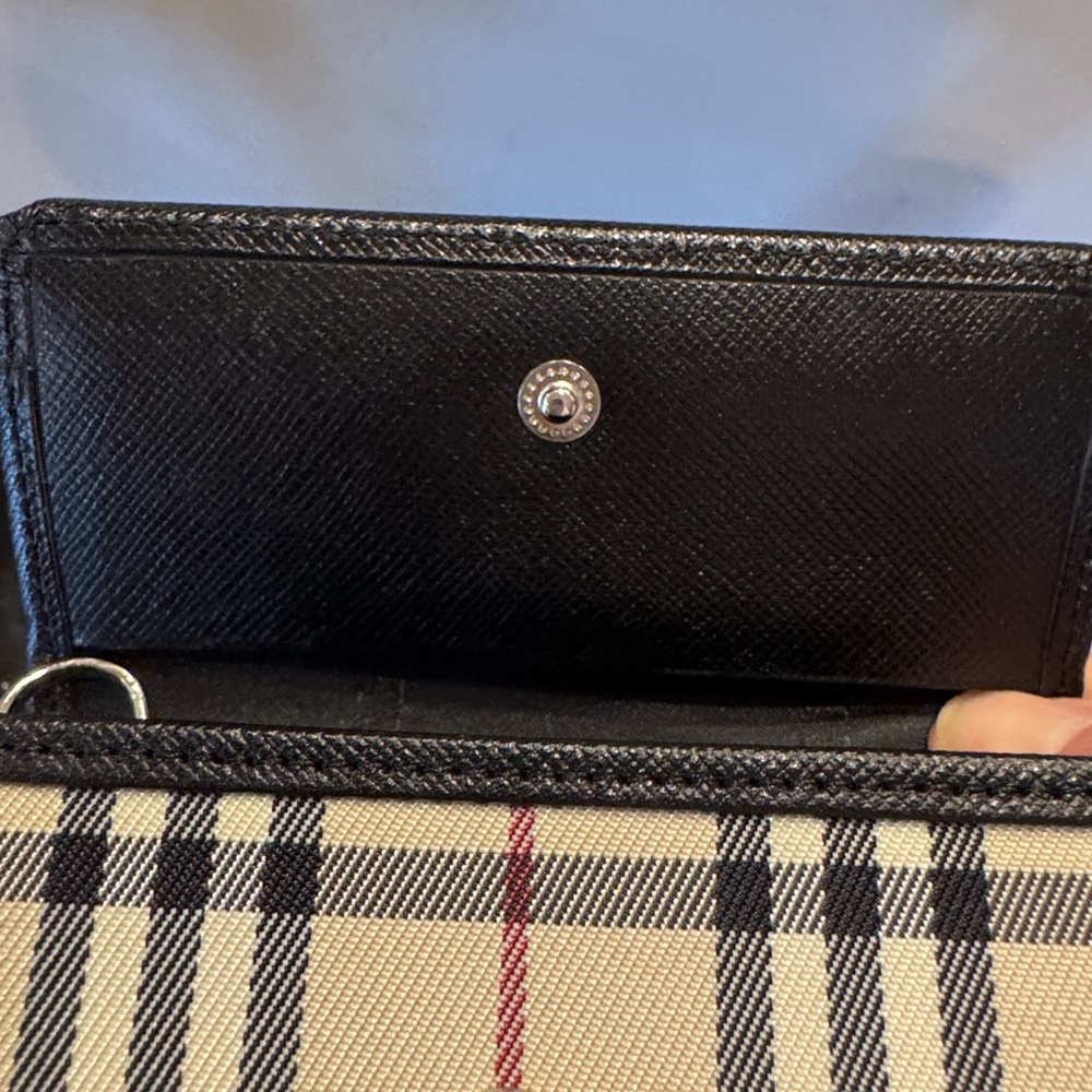 Burberry Checkered Beige and Black with red Card Holder - Picture 2 of 10